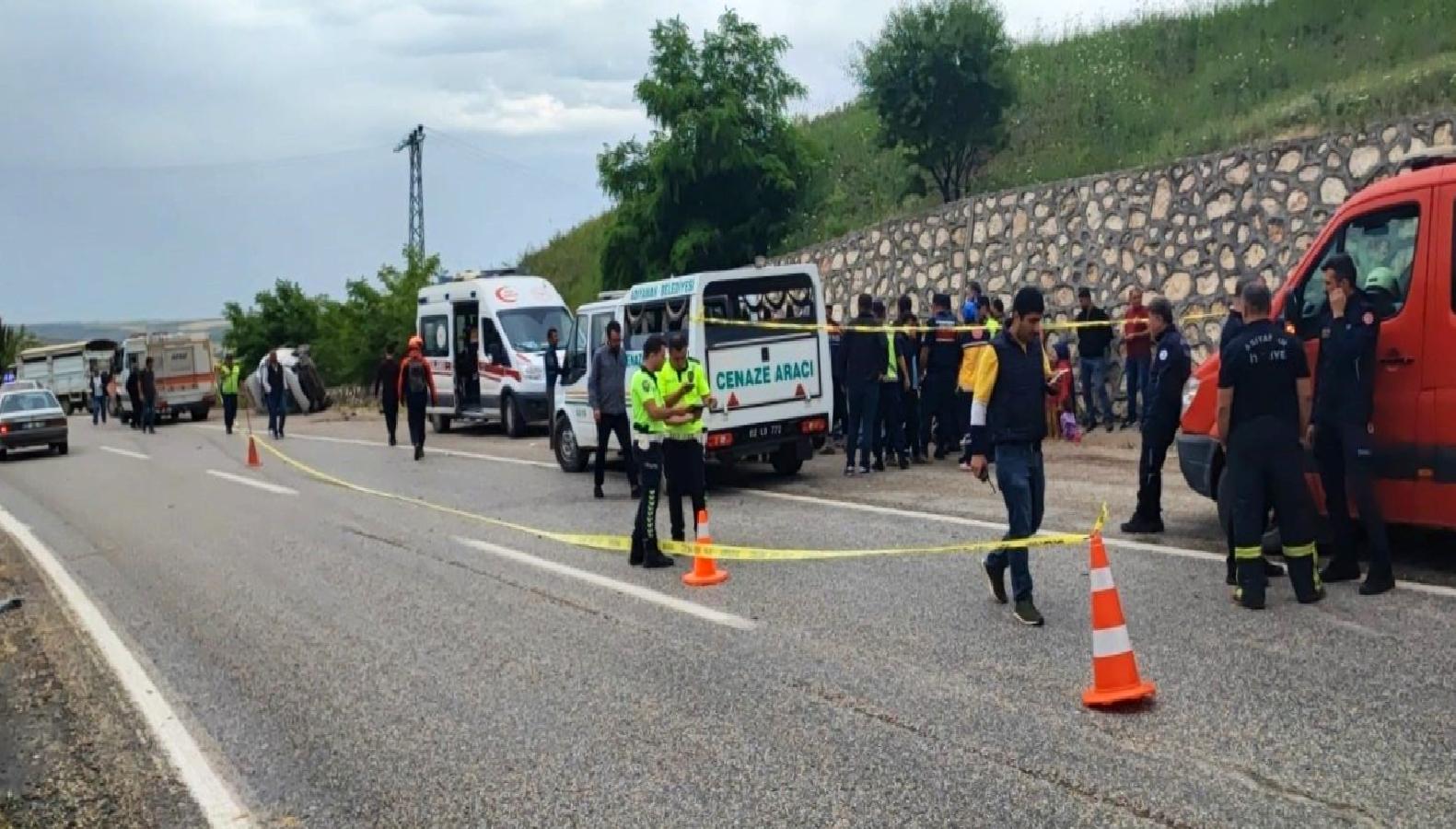 Adıyaman'ın Kahta ilçesinde meydana gelen trafik kazası hakkında detaylı bilgilere