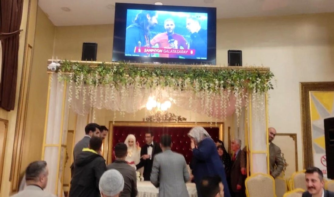 Ağrı'da gerçekleşen ilginç bir düğün töreni! Galatasaray'ın şampiyonluğu coşkuyla kutlandı.