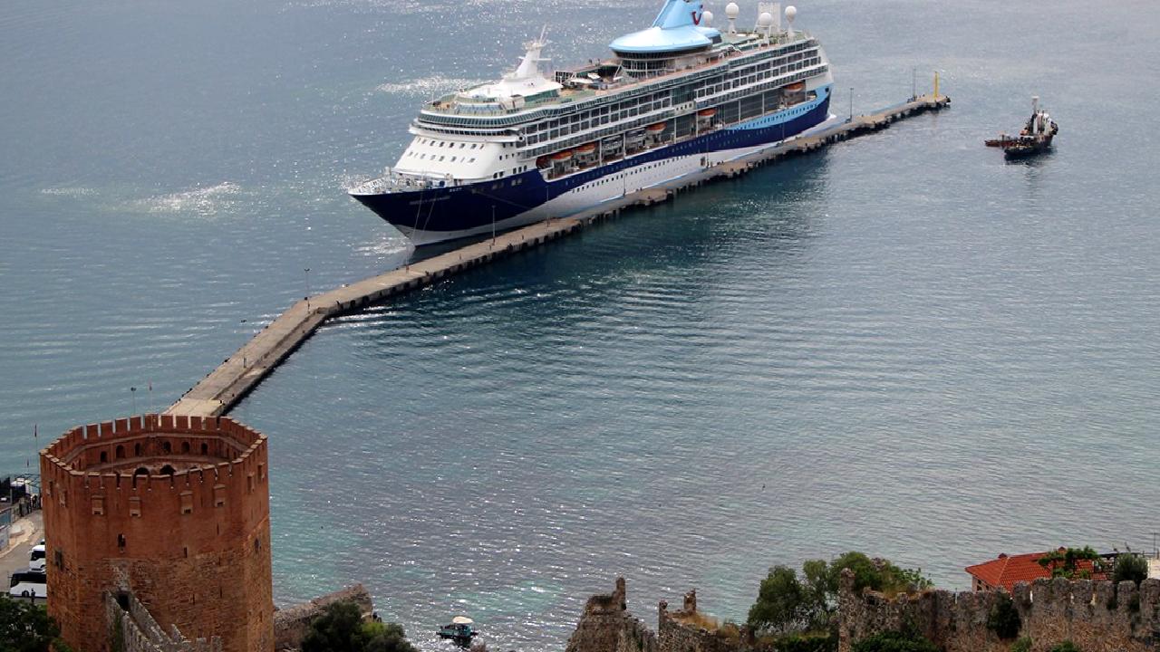 Alanya'ya gelen ilk kruvaziyer gemisi ziyaretine dair detayları ve keyifli