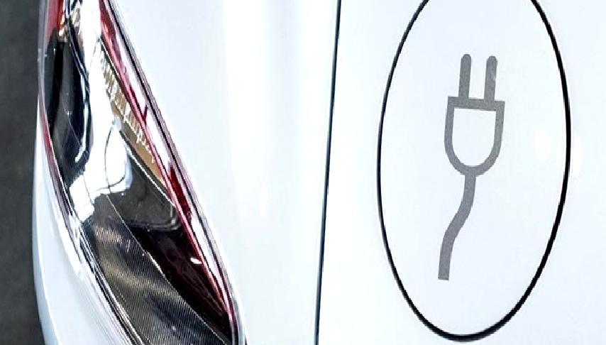 Almanya'nın 2023 yılına ait elektrikli otomobil dış ticaret verileri inceleniyor.