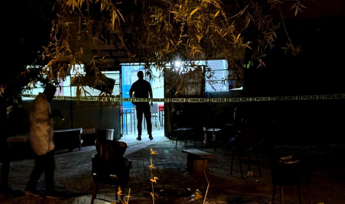 Altınşehir Mahallesi’nde Hemşehri Derneğine Silahlı Saldırı! Altınşehir Mahallesi'nde bulunan Hemşehri Derneği'ne yapılan silahlı saldırı hakkındaki detaylar