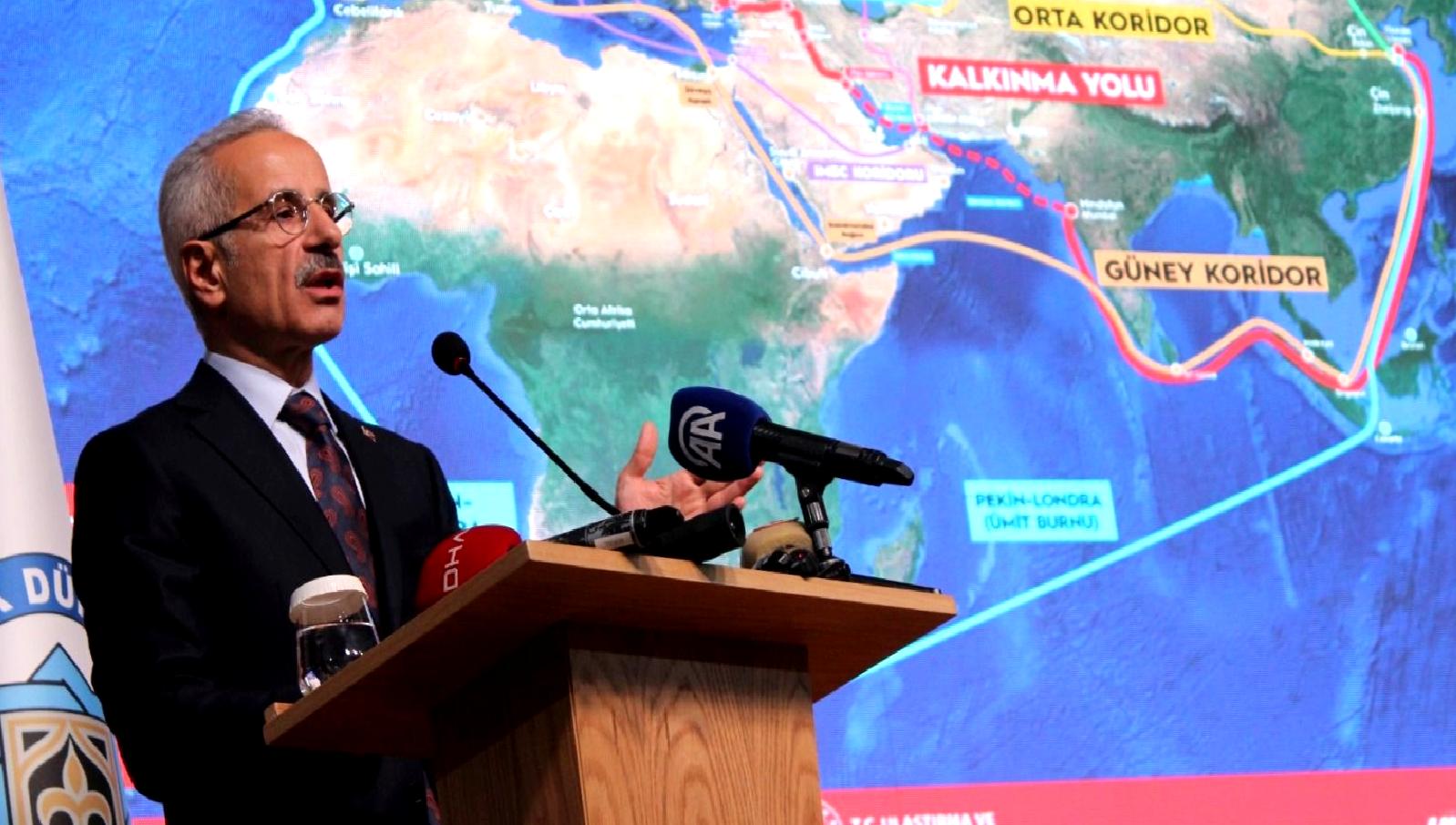 Ankara'da gerçekleştirilen istişare toplantısı, katılımcıların fikir alışverişinde bulunduğu önemli bir