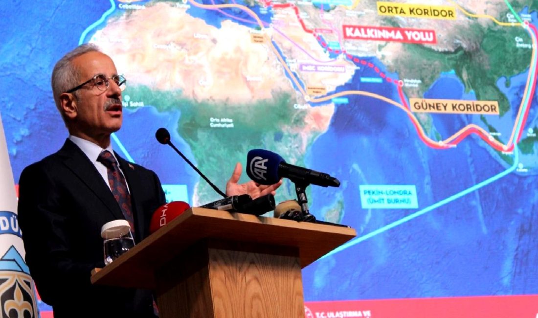 Ankara'da gerçekleştirilen Türk Dünyası Mühendisler ve Mimarlar Birliği Toplantısı'nda sektörün