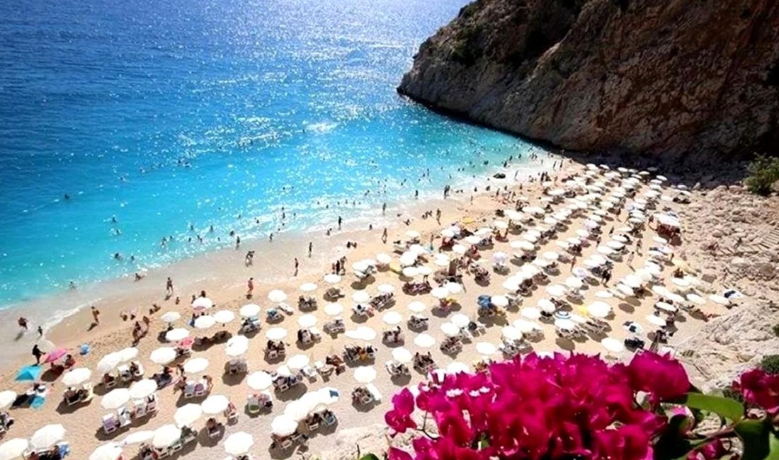 Antalya, turizmde yüzde 14'lük artışla rekor kırarak, sektörde önemli bir