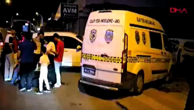 Başakşehir Hemşeri Derneği’ne Saldırı: 4 Kişi Yaralandı Başakşehir Hemşeri Derneği'ne yapılan saldırıda 4 kişi yaralandı. Olayın detayları