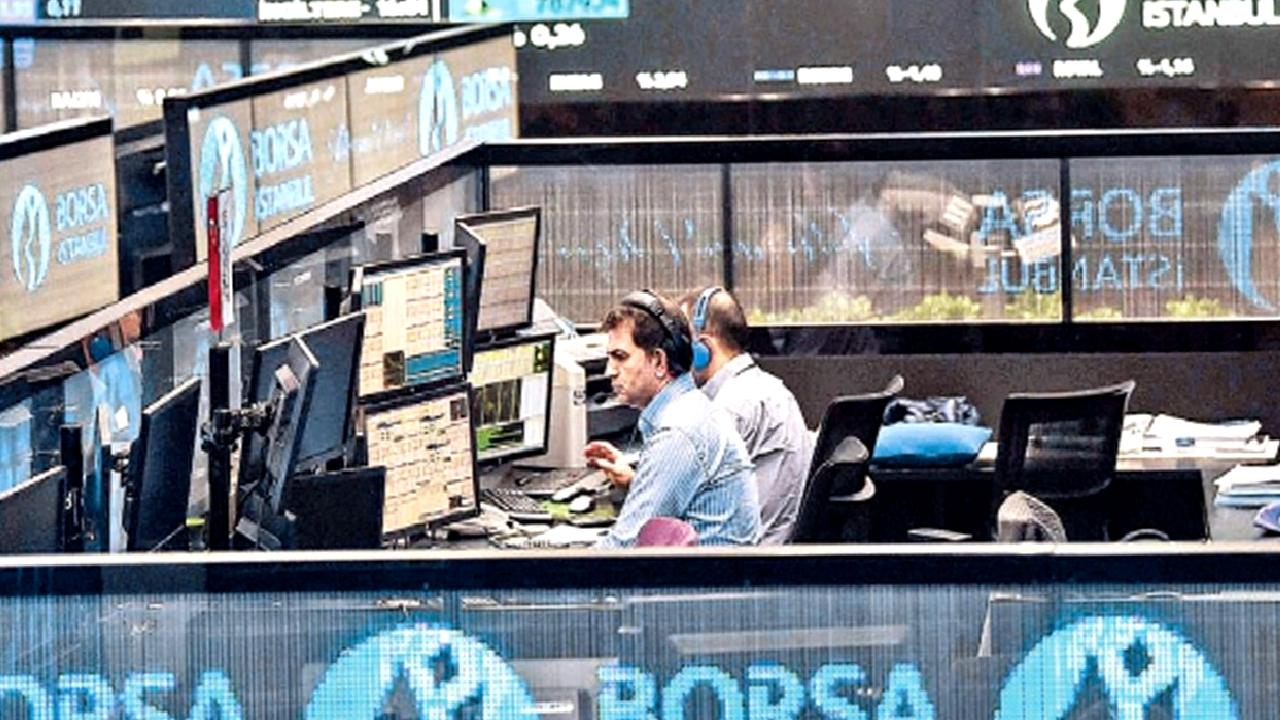 BIST 100 endeksi güne düşüşle başladı. Piyasalardaki son güncellemeleri, analizleri