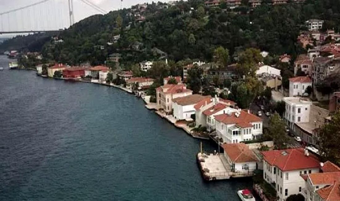 Boğazdaki Yalıların Değerleri ve Segmentasyonu Boğazdaki yalılar, tarihi ve kültürel değerleriyle İstanbul'un simgelerinden biridir. Bu