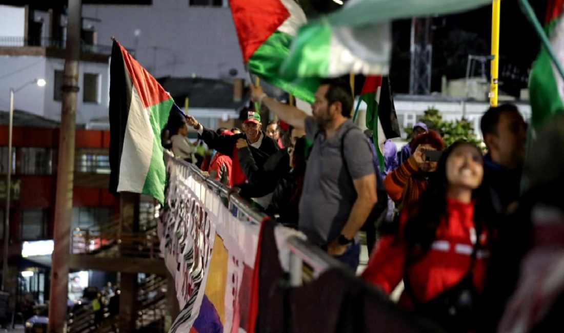Bogota’da Copa Libertadores Heyecanı: Millonarios ve Club Deportivo Palestino Karşılaştı Bogota'da gerçekleşen Copa Libertadores heyecanı! Millonarios ve Club Deportivo Palestino
