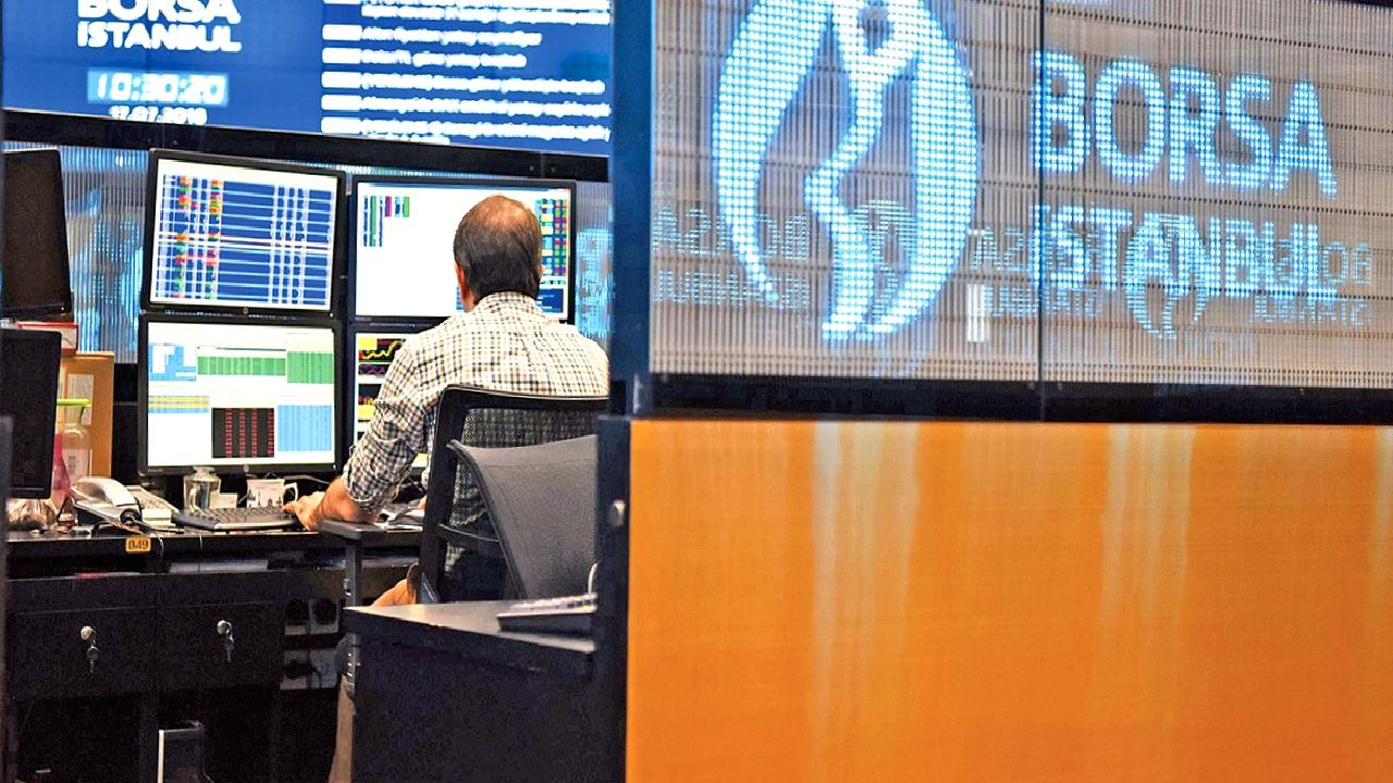 Borsa İstanbul'un günlük özeti ve piyasa hareketleri hakkında detaylı bilgiler.