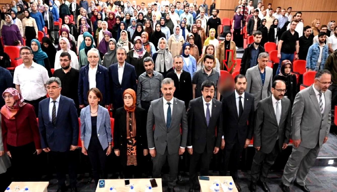 Çankırı Karatekin Üniversitesi mezuniyet etkinliğinde yaşanan olay hakkında detaylı bilgi.