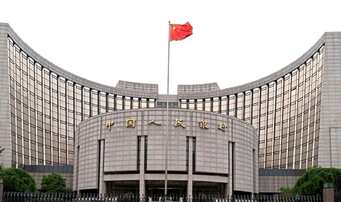 Çin Döviz Rezervleri Nisanda Azaldı Çin'in nisanda döviz rezervleri azalarak ekonomik duruşuyla ilgili endişeleri artırabilir.