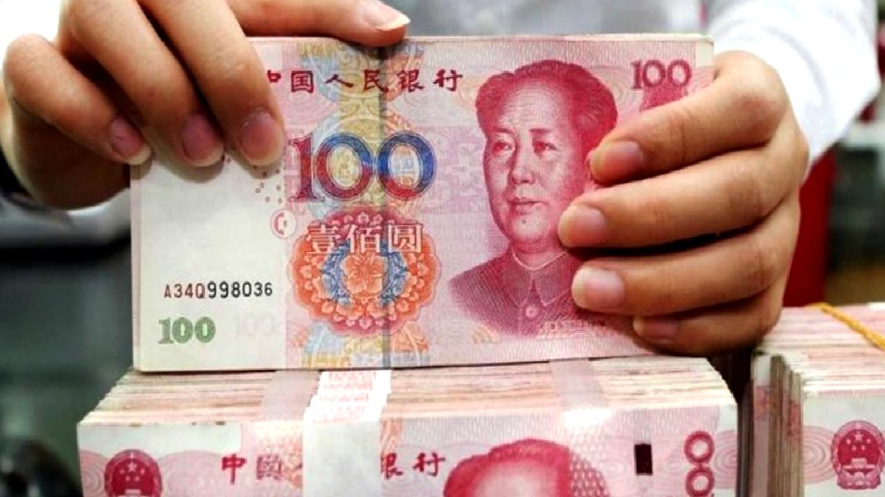 Çin'de yeni yuan kredilerindeki düşüş trendi inceleniyor. Ekonomi uzmanları bu