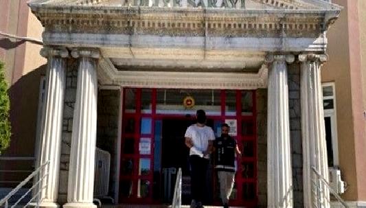 Didim'de gerçekleştirilen narkotik operasyonunda esrar ve terazi ele geçirildi. Olayla