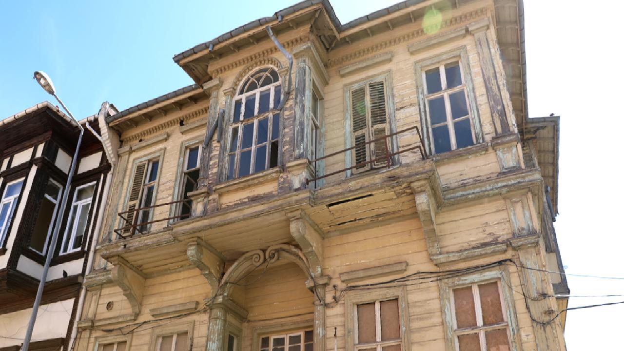 Edirne Barosu Konağı, tarihi bir yapı olan ve şehrin gastronomi