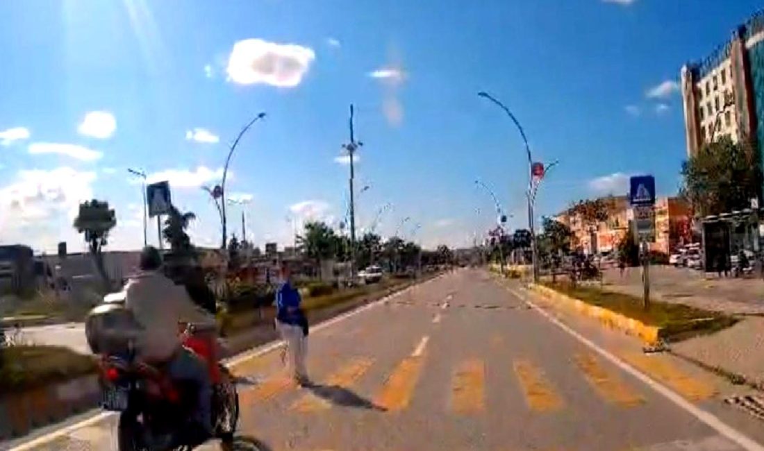 Edirne’de Motosiklet Kazası: Emekli Öğretmen Hayatını Kaybetti, Motosiklet Sürücüsü Ağır Yaralı Edirne'de meydana gelen motosiklet kazasında emekli öğretmen hayatını kaybederken, motosiklet