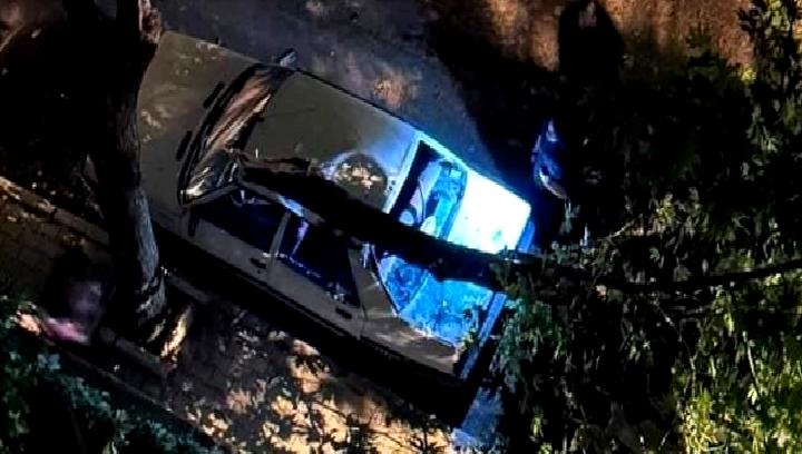Elazığ’da Aşırı Fırtına Etkili Oldu Elazığ'da aşırı fırtına etkili oldu. Şiddetli rüzgarlar şehri vurdu, yaşamı