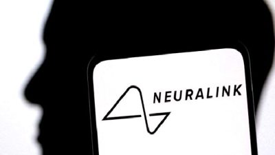 Elon Musk'un yapay zeka girişimi Neuralink'in ilk beyin çipi takılan