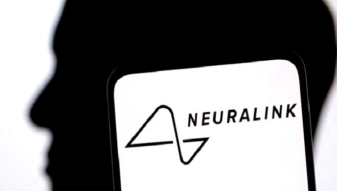 Elon Musk’un Yapay Zeka Girişimi Neuralink ve İlk Beyin Çipi Takılan Hasta Nolan Arbaugh Elon Musk'un yapay zeka girişimi Neuralink'in ilk beyin çipi takılan