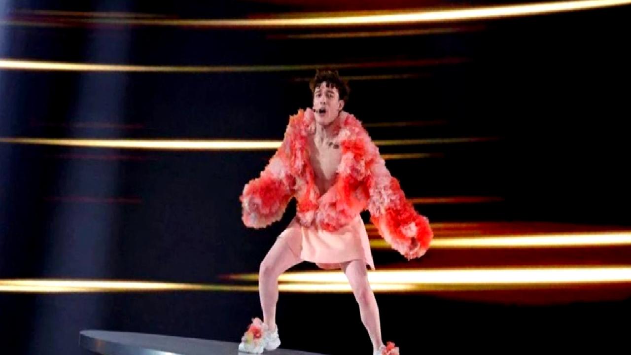 Eurovision Şarkı Yarışması'nda İsviçre birinci oldu! Geceye damgasını vuran performansıyla