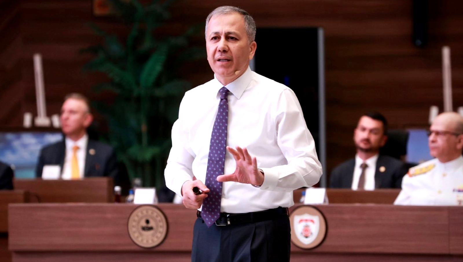 İçişleri Bakanı Ali Yerlikaya, Ege ve Akdeniz Bölgeleri Milletvekilleriyle görüşerek