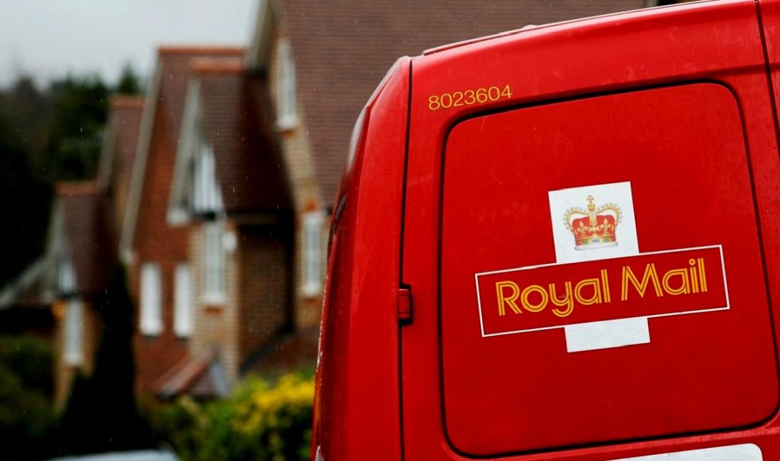 İngiltere'nin posta devi Royal Mail, bir milyarder tarafından satın alındı.