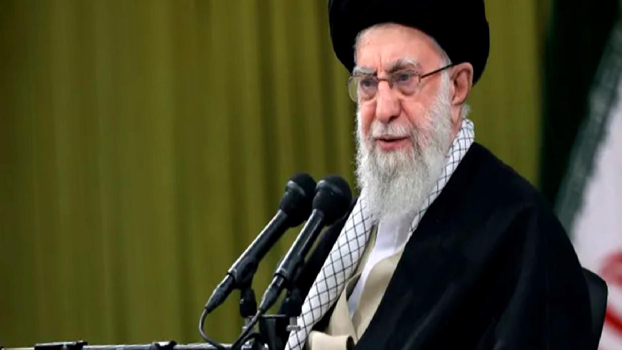 İran'da dini lider Ayetullah Ali Hamaney, İbrahim Reisi'yi destekledi. Hamaney'in