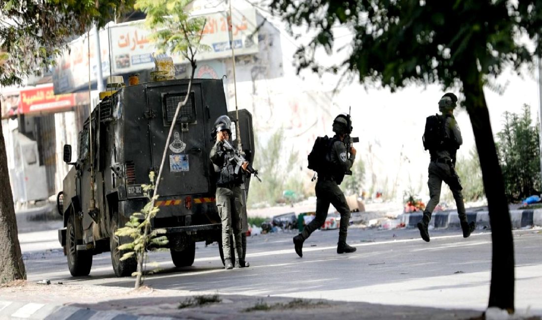 İsrail Güçleri Tulkerim Kentine Baskın Düzenledi İsrail güçleri, Filistin'in Tulkerim kentine baskın düzenledi. Olaylar sonucunda yaşanan