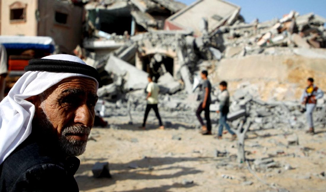 İsrail Ordusu Refah Kentini Tahliye Ediyor İsrail ordusu, Gazze'deki Refah Kenti'ni tahliye etme kararı aldı. Tahliye