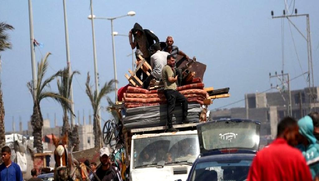 İsrail Silahlı Kuvvetleri, Refah’ta Yeni Tahliye Emri Verdi İsrail Silahlı Kuvvetleri, Refah'ta yeni bir tahliye emri verdi. Güncel