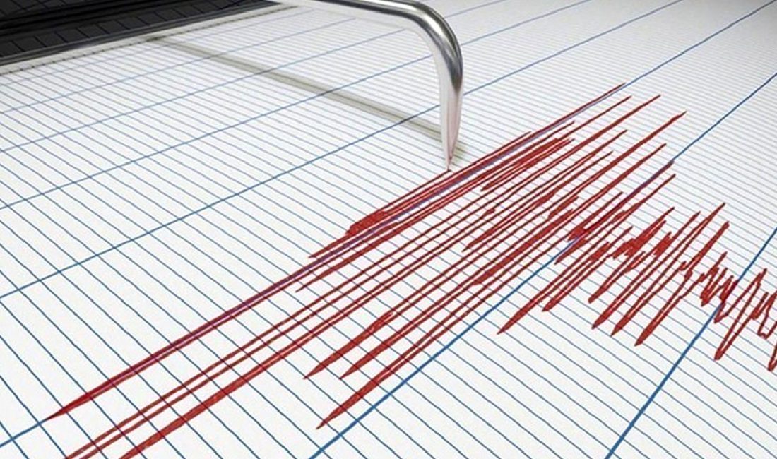 Japonya Meteoroloji Ajansı tarafından bildirilen son deprem, Ogasawara Adaları açıklarında