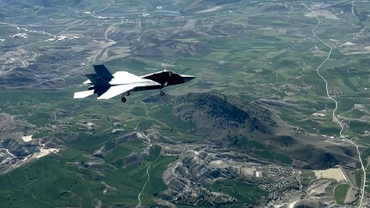 KAAN uçağı, ikinci uçuşunu başarıyla gerçekleştirdi. Yeni nesil teknolojiyle donatılan