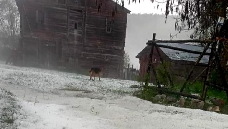Karabük'te sağanak yağmur ve dolu etkili oldu. Karabük hava durumu