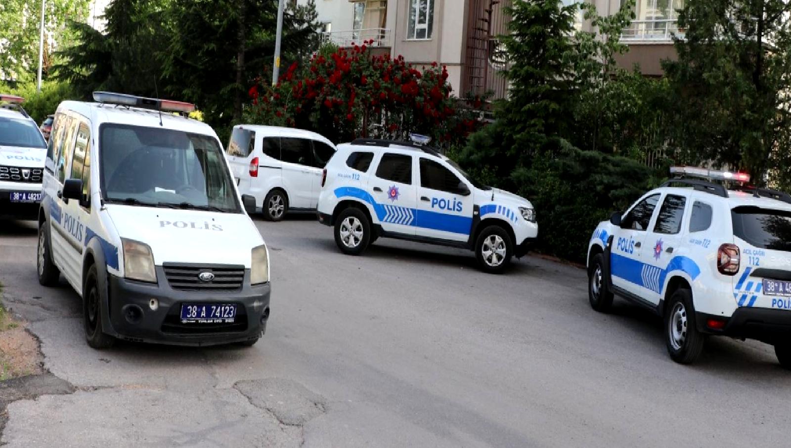 Kayseri'de boşanma sürecindeki çift arasında çıkan kavgada bir kişi yaralandı.