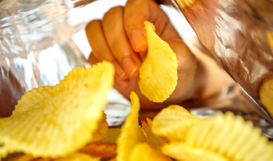 Massachusetts’te Acı Cips Yeme Meydan Okuması Sonucu Yaşanan Tragedi Massachusetts'te Acı Cips Yeme Meydan Okuması Sonucu Yaşanan Tragedi hakkında