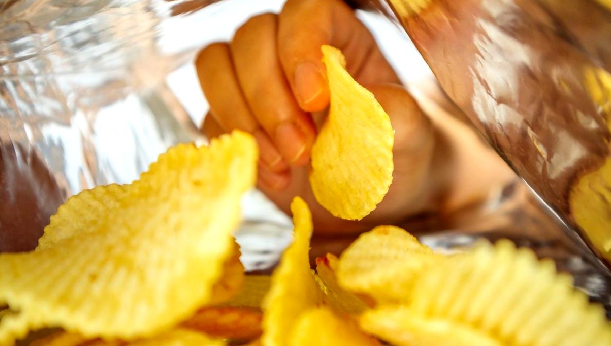 Massachusetts'te Acı Cips Yeme Meydan Okuması Sonucu Yaşanan Tragedi hakkında