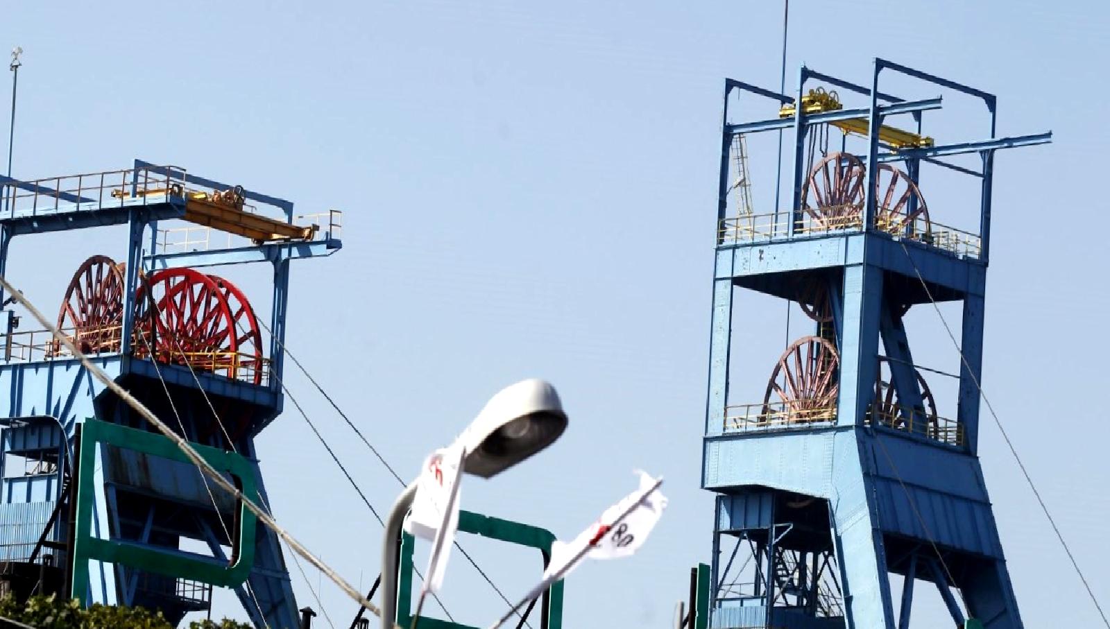 Polonya'nın Myslowice-Wesola madeninde meydana gelen göçükte 2 madenci hayatını kaybetti.