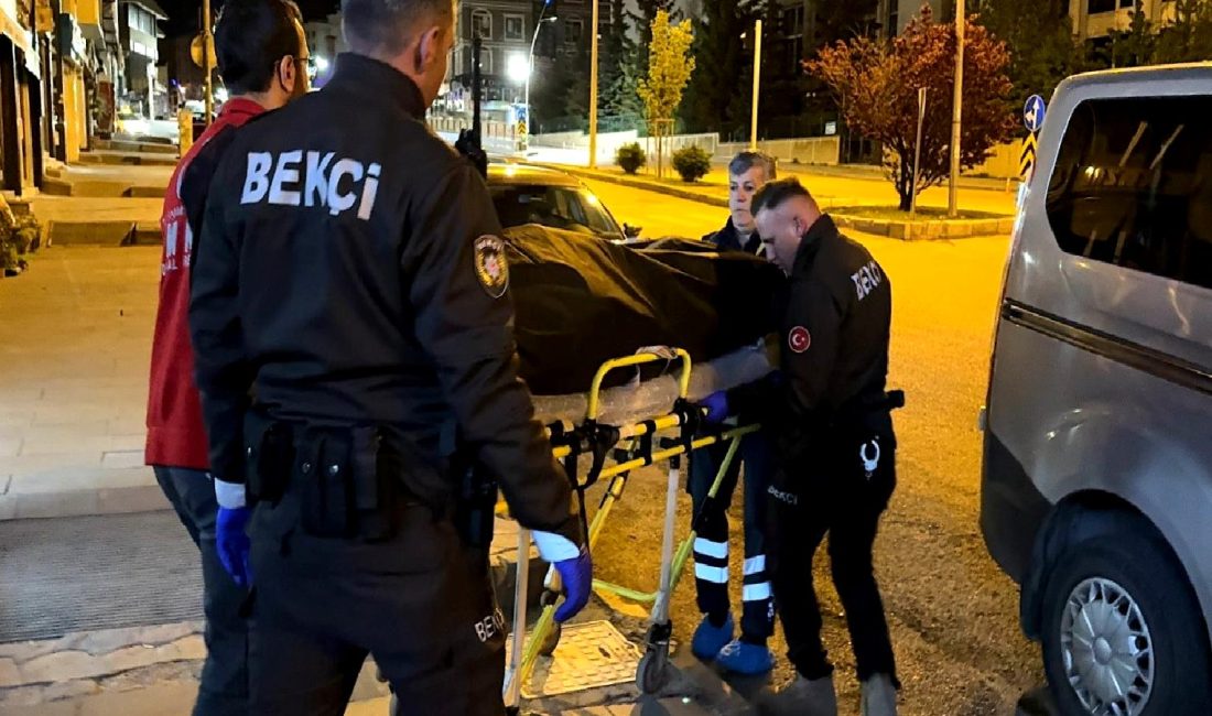 Ofiste Silahlı Kavga: Baba Hayatını Kaybetti, Oğul Gözaltında Ofiste çıkan silahlı kavgada baba hayatını kaybetti, oğlu ise gözaltına