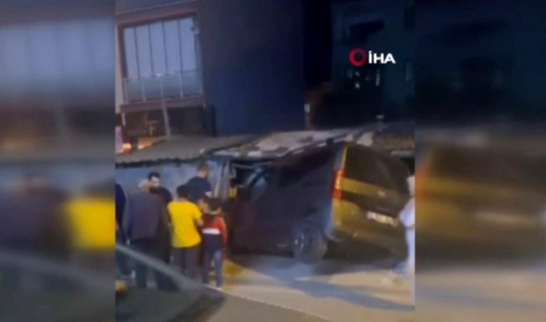 Otomobil Evin Deposuna Daldı! Bir otomobil evin deposuna daldı! Bu inanılmaz olayla ilgili tüm