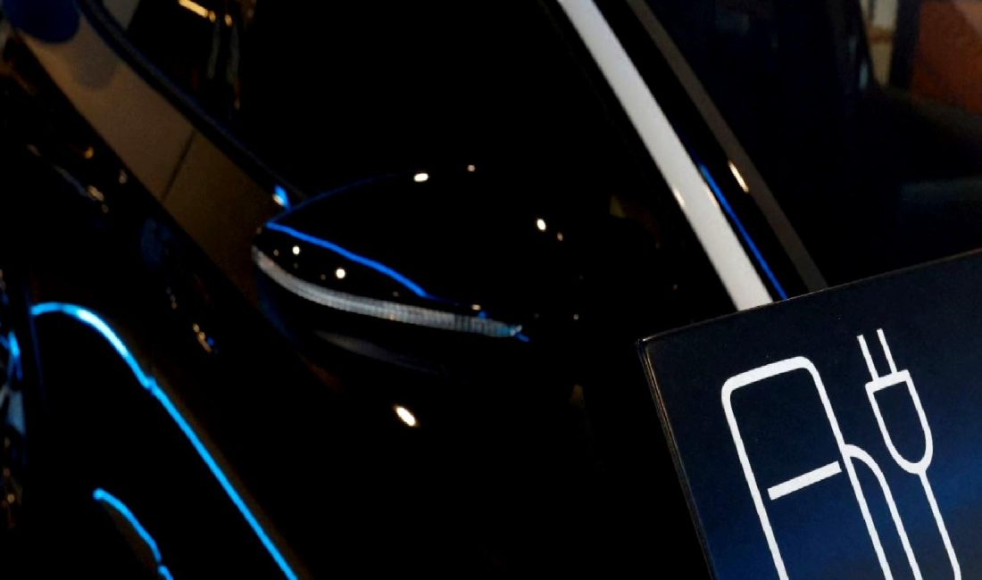 Otomobil ve hafif ticari araç satışlarındaki güncel gelişmeleri takip edin.