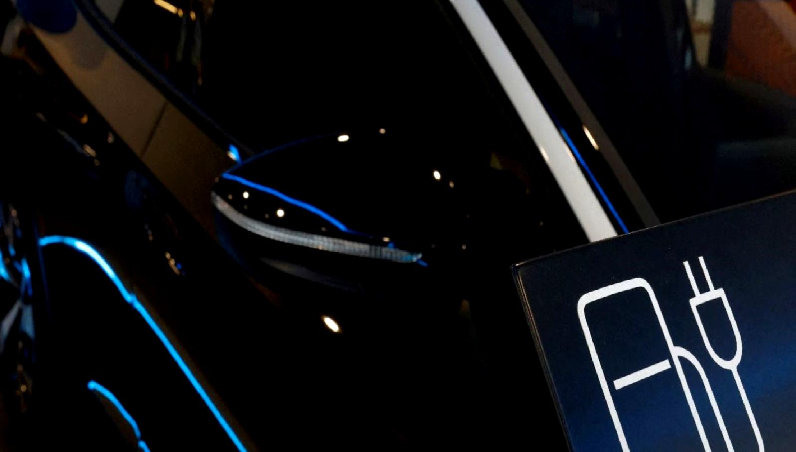 Otomobil ve hafif ticari araç satışlarındaki güncel gelişmeleri takip edin.