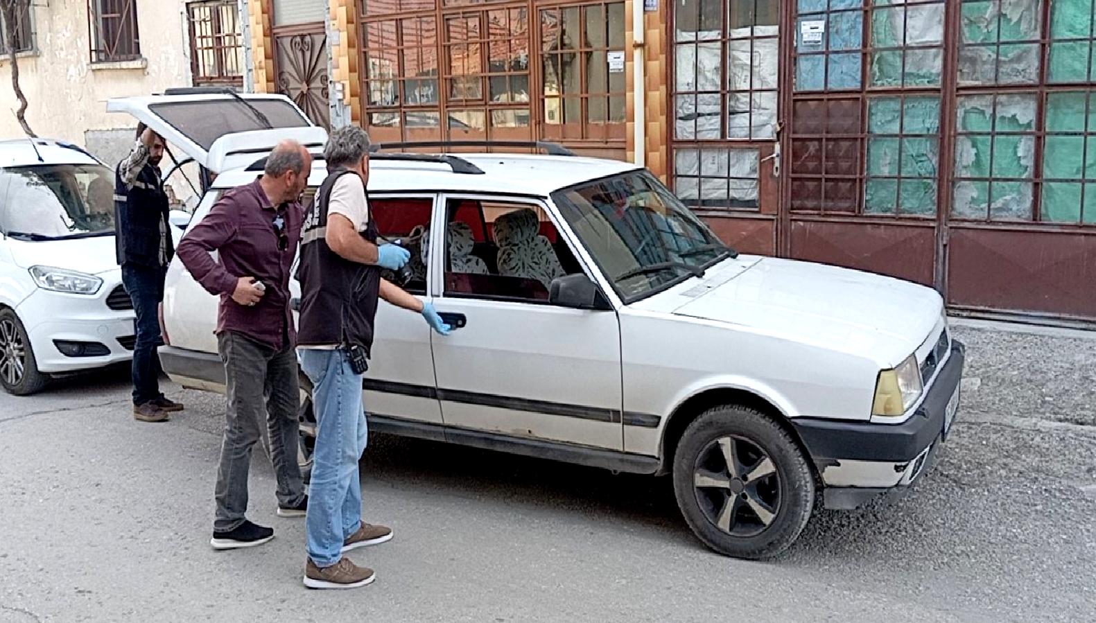 Otoparkta araç hırsızlığı olayı, araç sahiplerinin karşılaşabileceği endişe verici bir