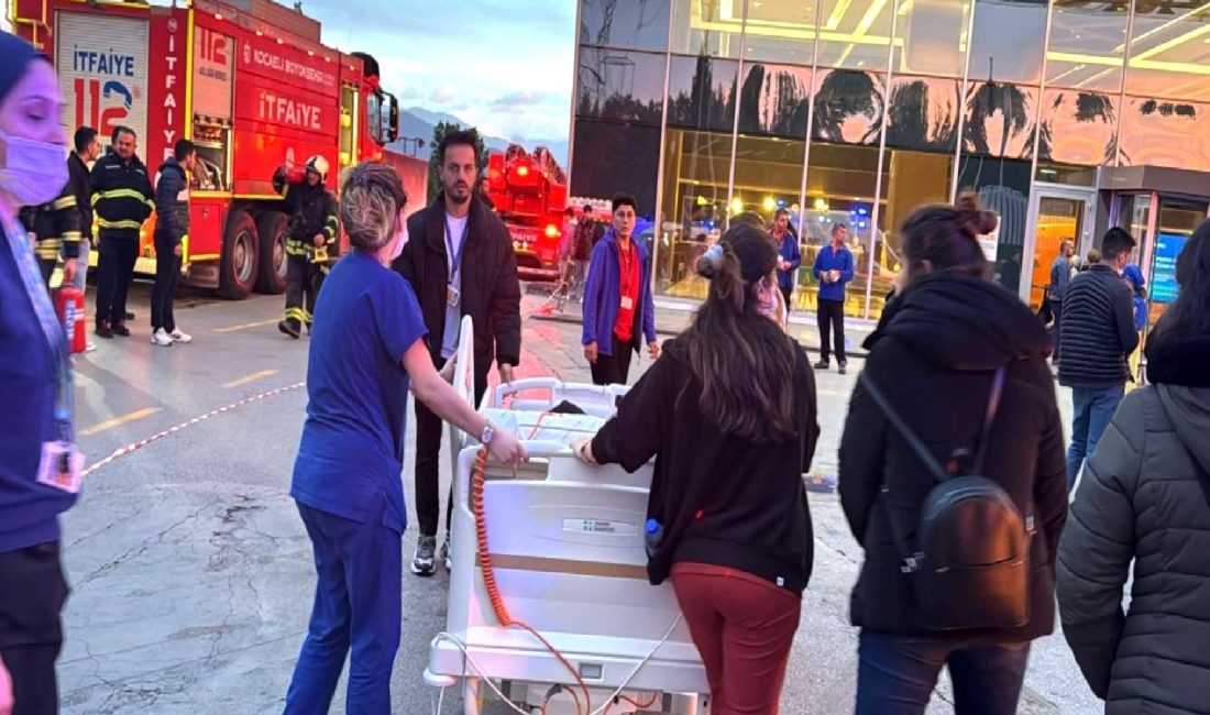 Özel Hastanede Çıkan Yangın Paniğe Neden Oldu Özel hastanede çıkan yangın paniğe neden oldu. Yangının nedeni ve