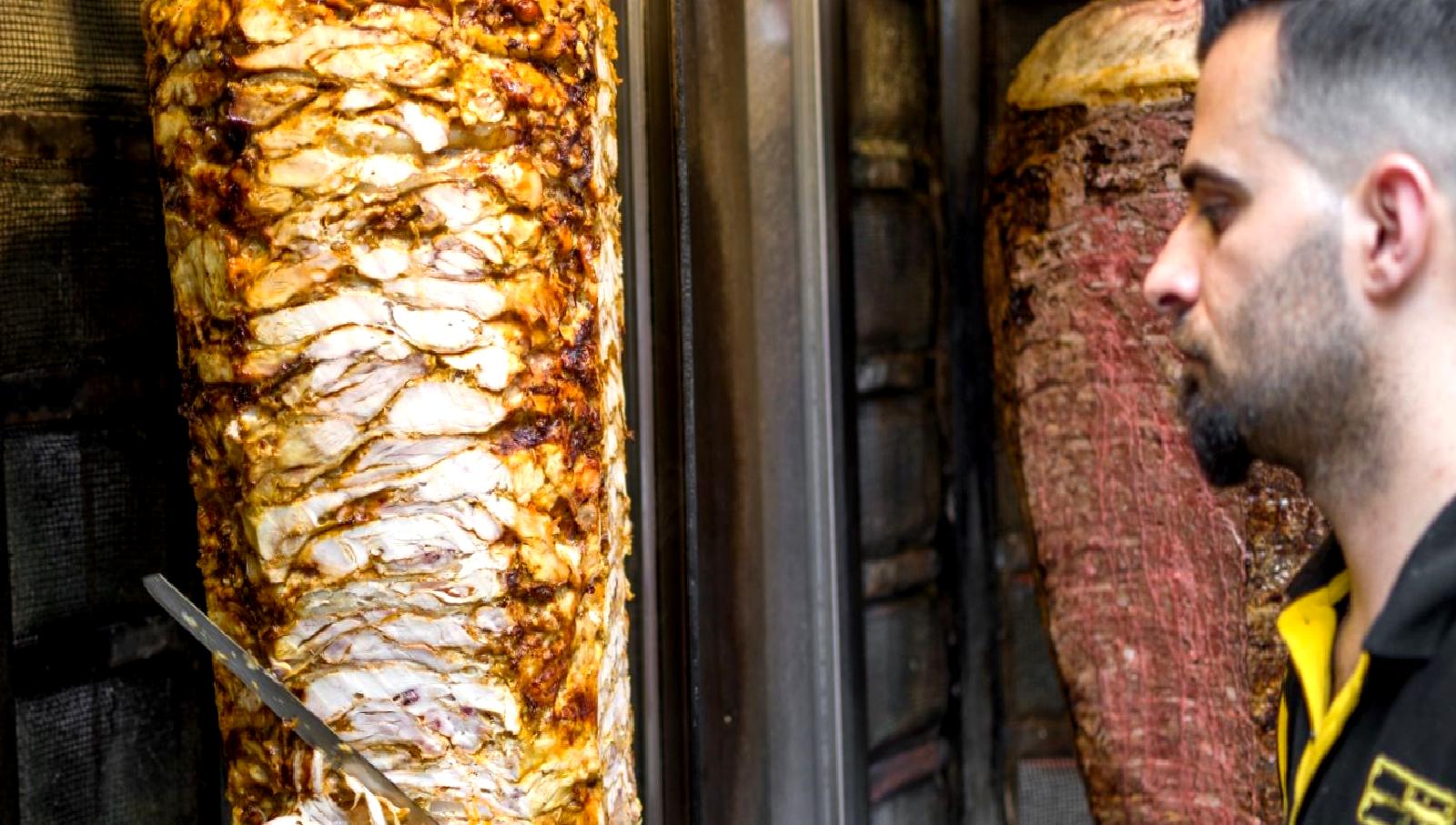 Politikacılar, döner ve kebap fiyatlarının artması nedeniyle devletten yardım istiyor.