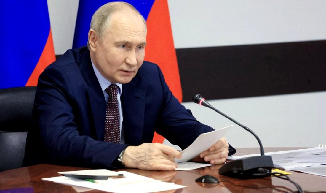 Putin’den Batılı Ülkelerin Ukrayna’ya Asker Gönderme İddialarına Yanıt Putin, Batılı ülkelerin Ukrayna'ya asker gönderme iddialarına yanıt verdi. Rus