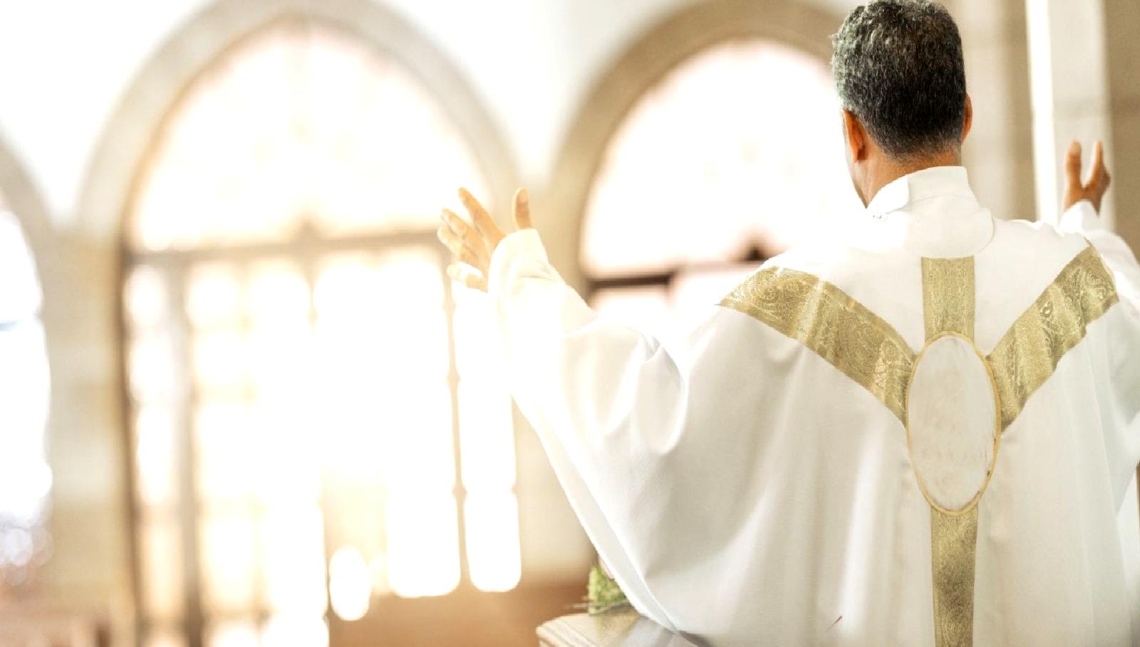 Rahip, pedofili suçlamalarıyla karşı karşıya! Detaylar haberimizde. Rahip tutuklandı mı?