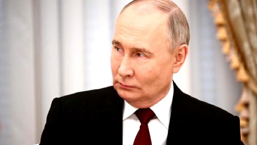 Rusya Devlet Başkanı Putin, Ukrayna’daki Çatışmaları Değerlendirdi Rusya Devlet Başkanı Putin, Ukrayna'daki çatışmaları yakından takip ediyor ve