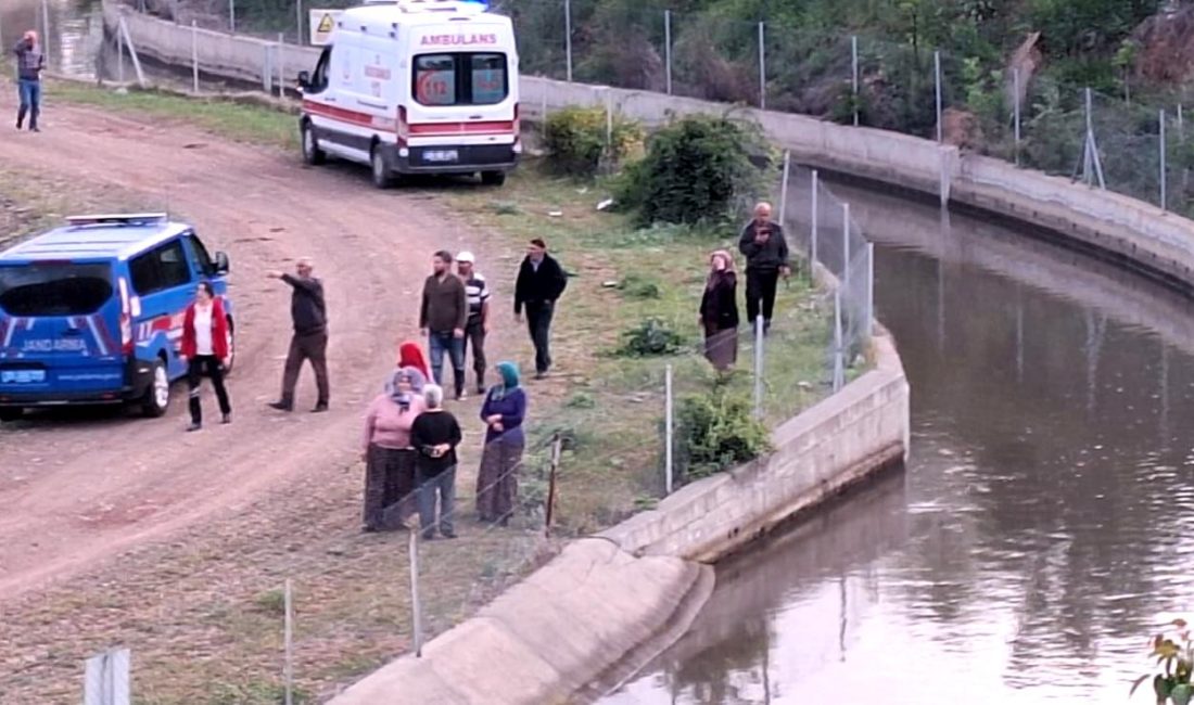 Şebinkarahisar-Bayburt Karayolunda Araç Su Kanalına Yuvarlandı Şebinkarahisar-Bayburt karayolunda meydana gelen kaza sonucu bir araç su kanalına