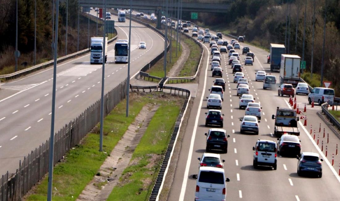 Türkiye'de trafik sigortası verileri incelenerek sürdürülebilirlik perspektifiyle ele alınıyor. Trafik