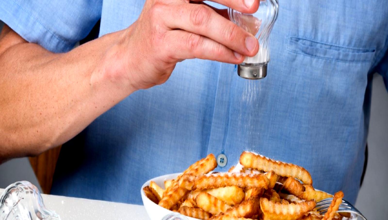 Tuz tüketimi ile mide kanseri arasındaki ilişkiyi keşfedin. Tuzun mide