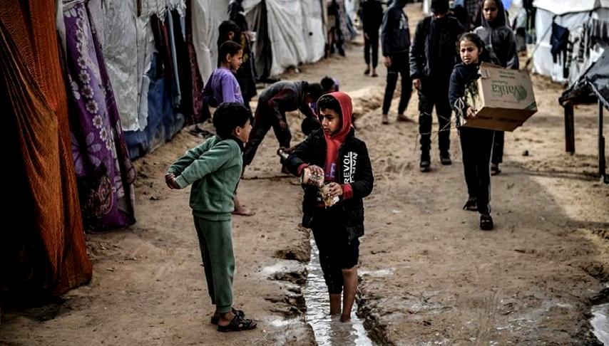 UNRWA, Gazze'de sürdürdüğü faaliyetlerle sağlık hizmetlerinde karşılaşılan sorunları ele alıyor.